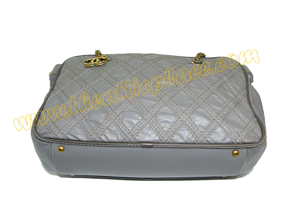 Chanel 14554767 Grey Distressed Leather Stitiching Zip-Top Boston Bag Mat Gold Hardware-34981 Chanel 14554767 Grey Distressed Leather Stitiching Zip-Top Boston Bag Mat Gold Hardware-34981