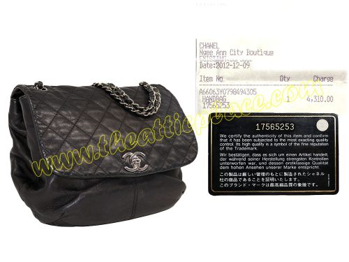 Chanel 17565253 Black Soft Distressed A66063Y Lambskin Classic Flap Shoulder/ Messenger Bag-0