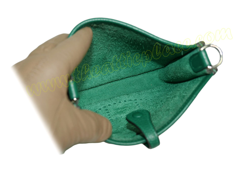 Hermes Evelyne 16cm TPM Clemence Malachite/ Malachite Bleu Izmir Messenger -38561 Hermes Evelyne 16cm TPM Clemence Malachite/ Malachite Bleu Izmir Messenger -38561