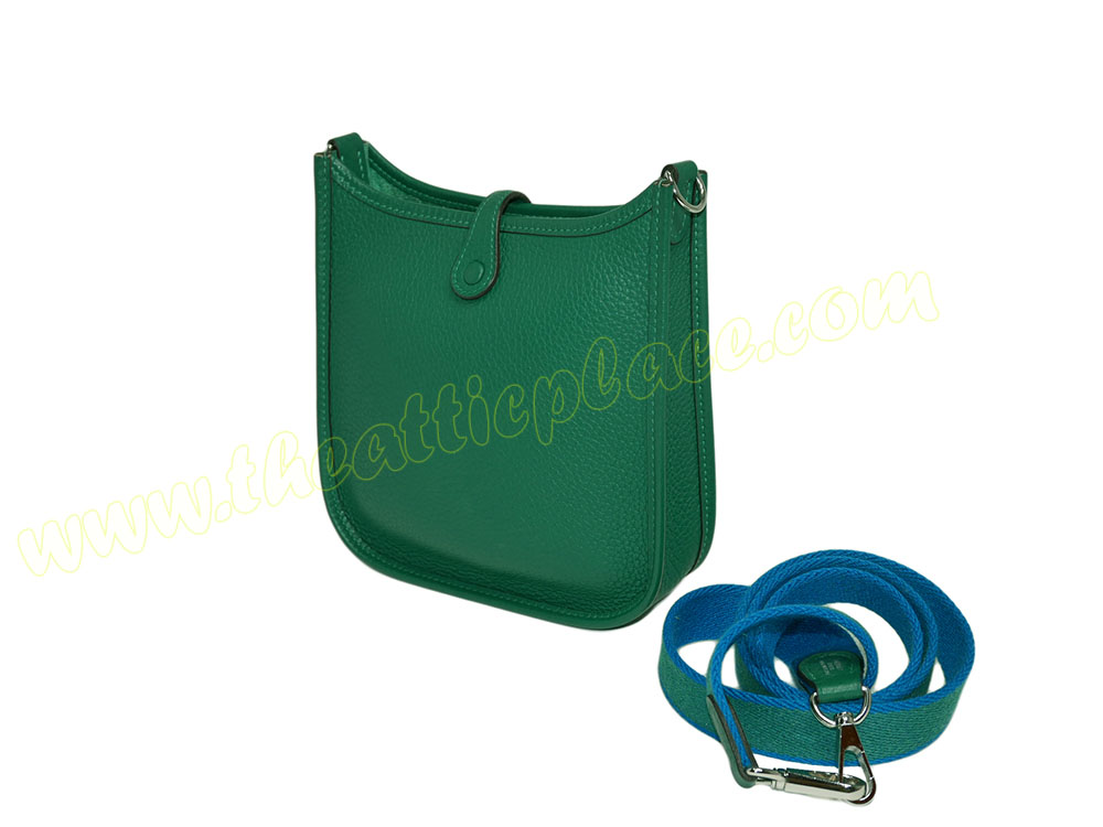 Hermes Evelyne 16cm TPM Clemence Malachite/ Malachite Bleu Izmir Messenger -38560 Hermes Evelyne 16cm TPM Clemence Malachite/ Malachite Bleu Izmir Messenger -38560