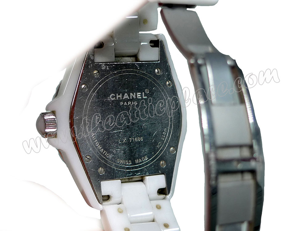 Chanel J12 Collection Automatic White Ceramic 38mm H0970 (LX71686) Watch for Unisex-38723 Chanel J12 Collection Automatic White Ceramic 38mm H0970 (LX71686) Watch for Unisex-38723