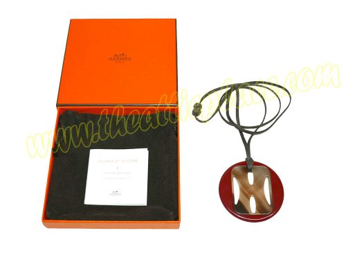 Hermes Laque Corne Rouge H Pendentif Necklace-0