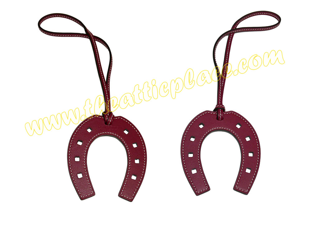 Hermes Horseshoe Swift Rouge Grenat Paddock Charm -39606 Hermes Horseshoe Swift Rouge Grenat Paddock Charm -39606