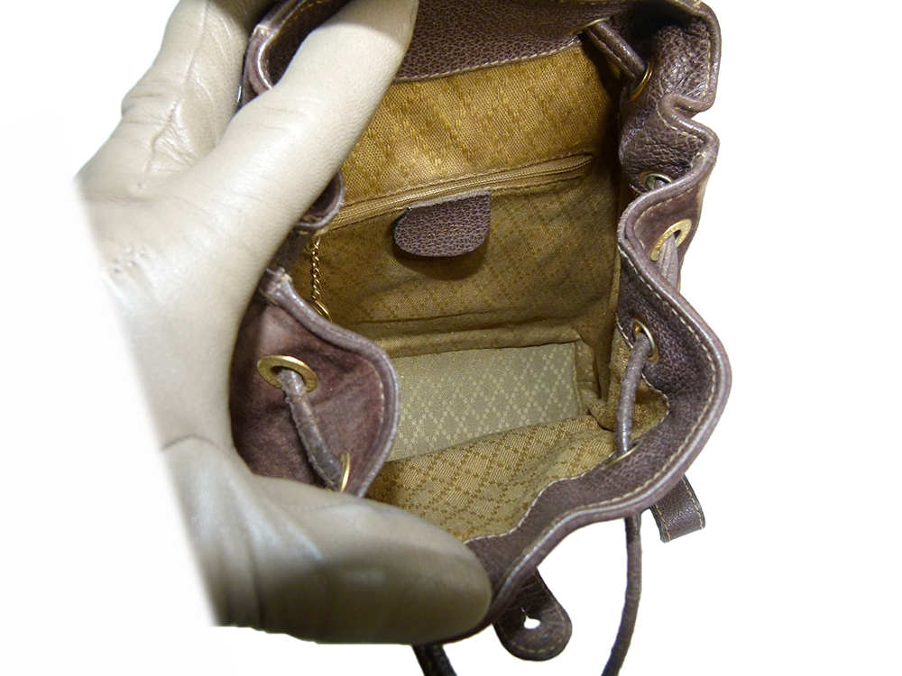 Gucci Vintage Classic Bamboo Brown Suede Backpack Small -31172 Gucci Vintage Classic Bamboo Brown Suede Backpack Small -31172