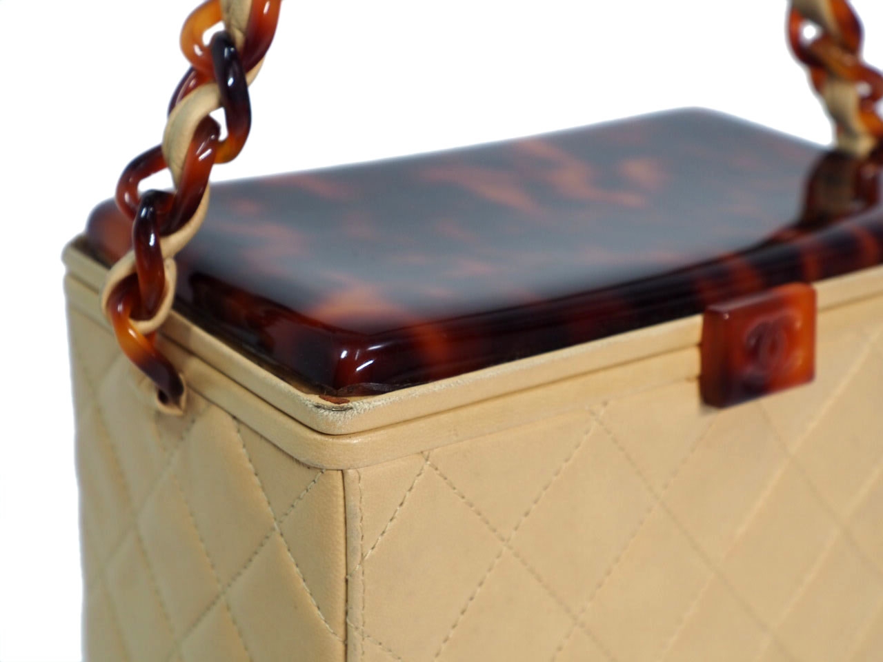 Chanel 4752133 Vintage Beige Lambskin Quilted Resin/ Tortoise Box Bag Resin Hardware-39364 Chanel 4752133 Vintage Beige Lambskin Quilted Resin/ Tortoise Box Bag Resin Hardware-39364