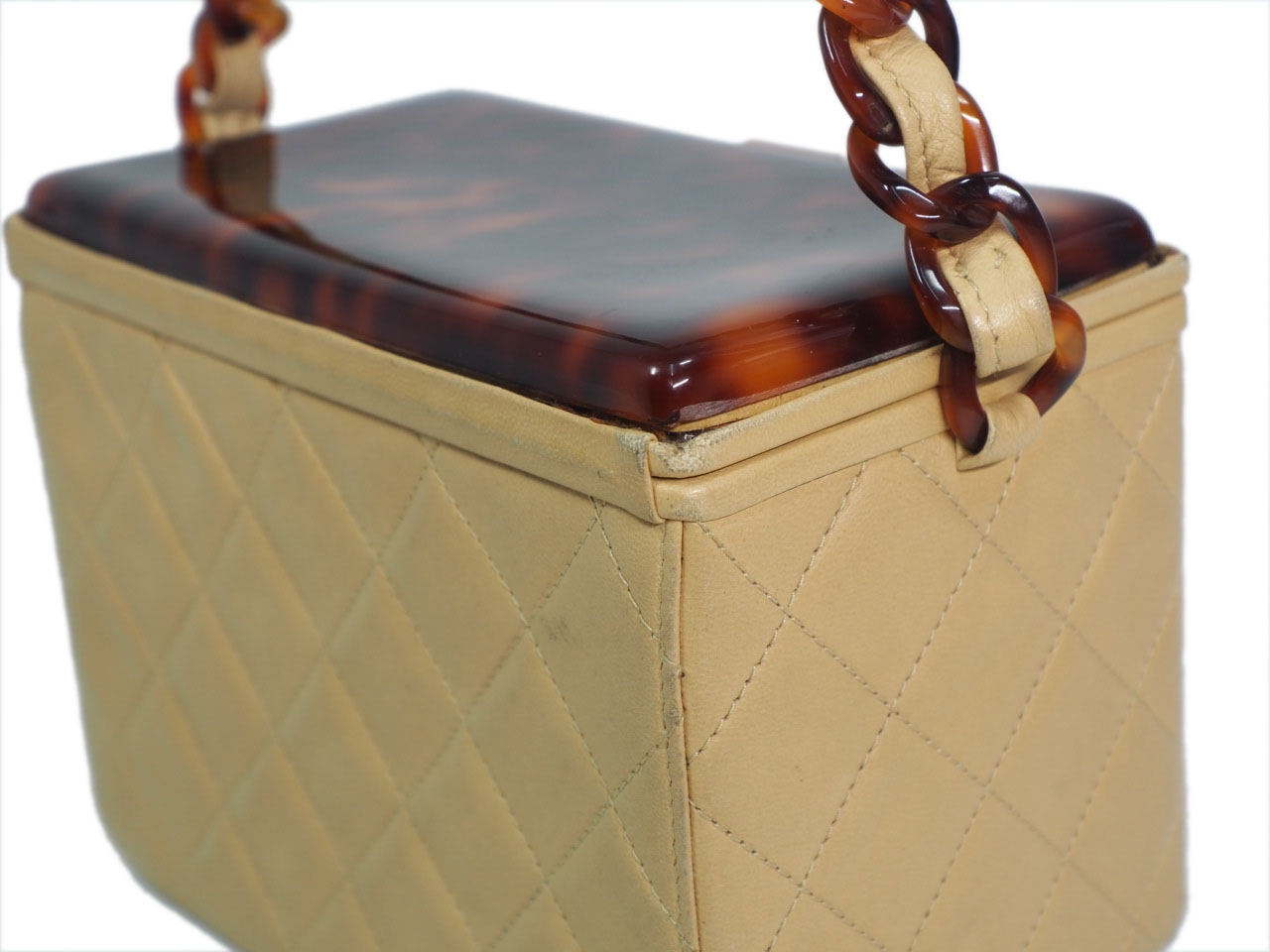 Chanel 4752133 Vintage Beige Lambskin Quilted Resin/ Tortoise Box Bag Resin Hardware-39363 Chanel 4752133 Vintage Beige Lambskin Quilted Resin/ Tortoise Box Bag Resin Hardware-39363